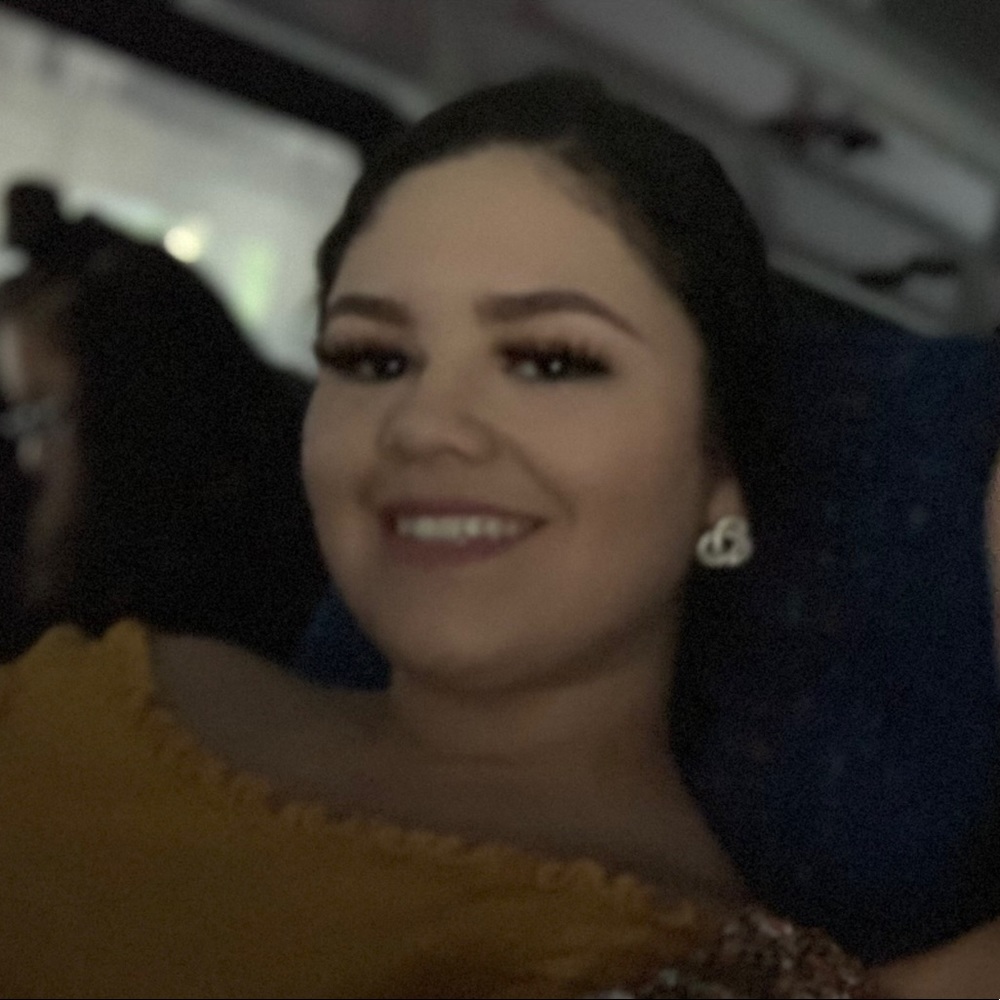 Meet your Posher, Adriana